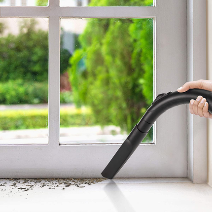 مكنسة كهربائية برميل 30 لتر من الستانلس ستيل قوة 1610 واط من Black & Decker