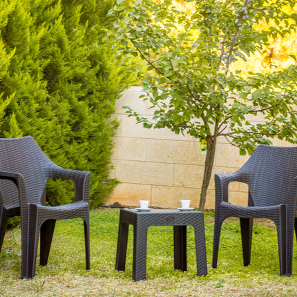 كرسي بابل راتان بلاستيكي بذراعين من سامبا