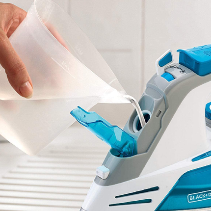 مكواة بخار بلاك أند ديكر مع طريقة الإغلاق التلقائي و مانع التنقيط 2800 واط