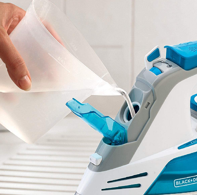 مكواة بخار بلاك أند ديكر مع طريقة الإغلاق التلقائي و مانع التنقيط 2800 واط