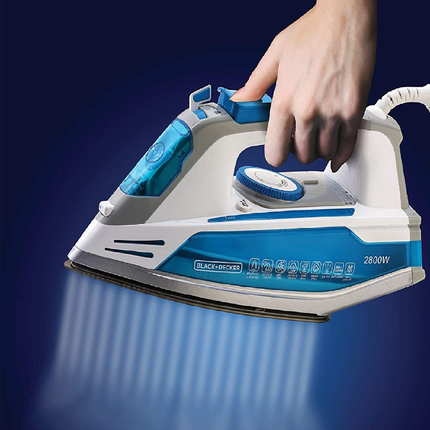 مكواة بخار بلاك أند ديكر مع طريقة الإغلاق التلقائي و مانع التنقيط 2800 واط