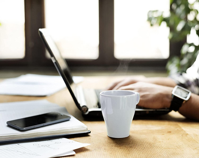 ماكنة صنع القهوة الأمريكية بلاك أند ديكر مع كوب قهوة 350 واط