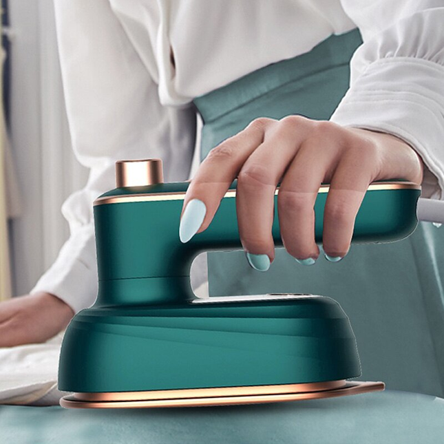 مكواة جافة بقوة 30 واط مع رذاذ