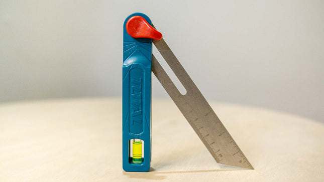 زاوية علام متحركة مع ميزان ماء 7" من توتال