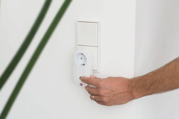 طقم وصلات كهرباء بالتحكم على بعد عدد 3 مع ريموت برينستيوال Brennenstuhl