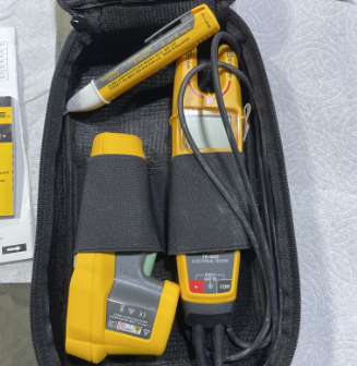 طقم اخصائي الكهرباء والتكييف من FLUKE