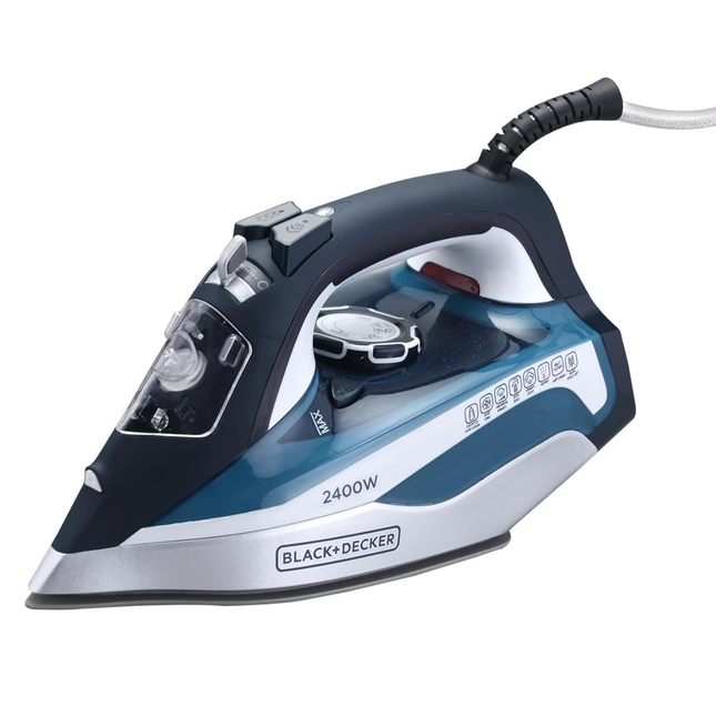 مكواة بخار من السيراميك بقوة 2400 واط وخزان مياه سعة 380 مل ماركة Black & Decker