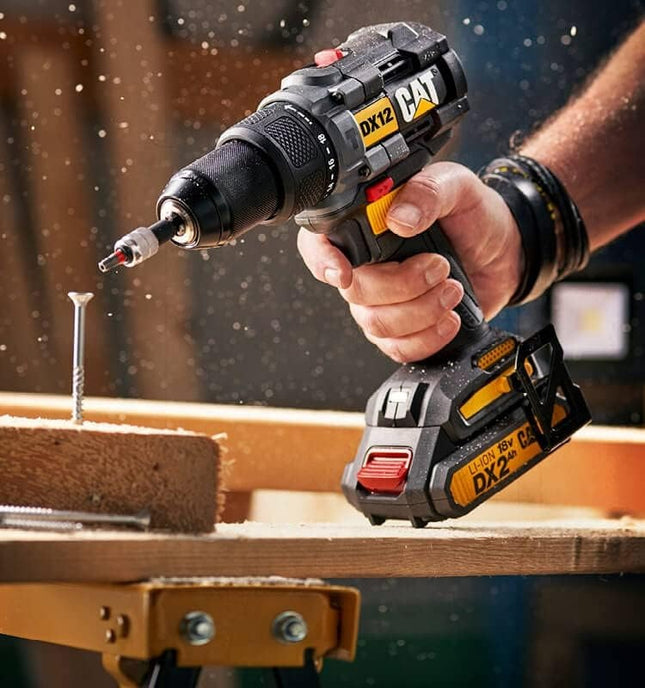 DX12درل شحن مع شاكوش  18 فولت مع بطاريتين  4 امبير  13مم كتربلر