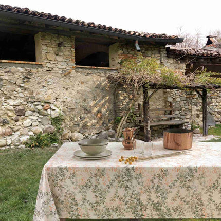 مفرش طاولة 150*270 سم من Gabel Flora - ألوان متعددة