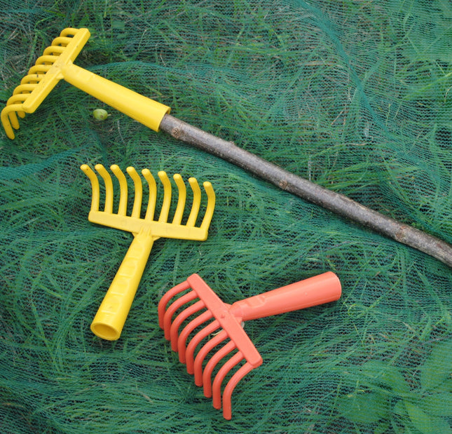 مشط حديقة صغير بلاستيك