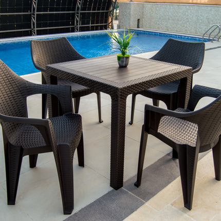 كرسي بابل راتان بلاستيكي بذراعين من سامبا