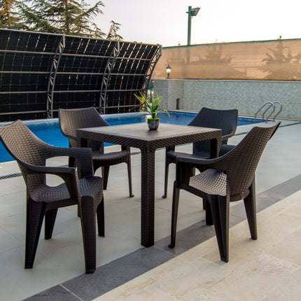 كرسي بابل راتان بلاستيكي بذراعين من سامبا