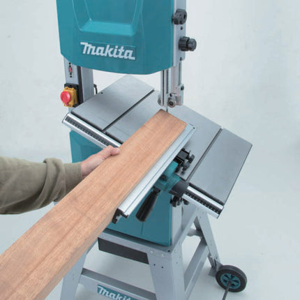 منشار شلة كهربائي 900 واط من ماكيتا Makita