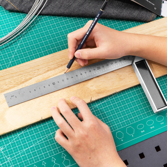 مسطرة زاوية 30 سم