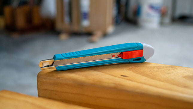 مشرط بلاستيك رفيع من توتال