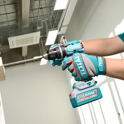 دريل ضربي لاسلكي توتال براشليس بقدرة 20 فولت وعزم 96 نيوتن متر مع بطاريتين شحن سعة 4 أمبير للمهام الشاقة موديل TIDLI209686