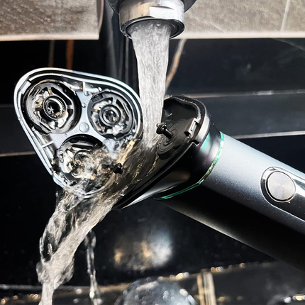 ماكينة حلاقة رجالية بـ 3 رؤوس " مقاومة للماء" ماركة VGR - موديل v-310