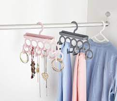 علاقة مجوهرات و شالات من البارونة